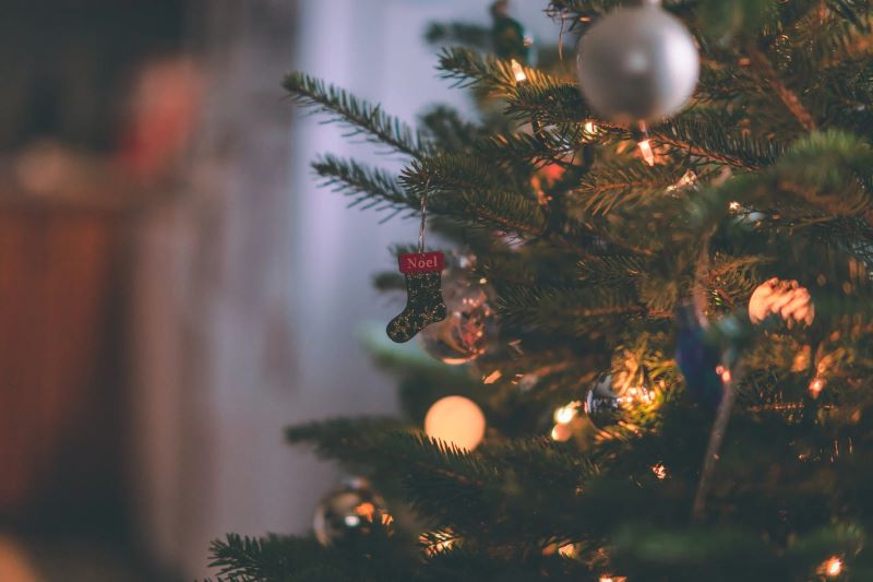 The History of Christmas Wreaths and Garlands: Ancient Symbols of Celebration